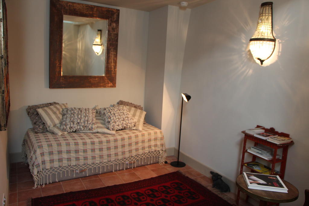 La Petite Hostellerie Юзес Экстерьер фото