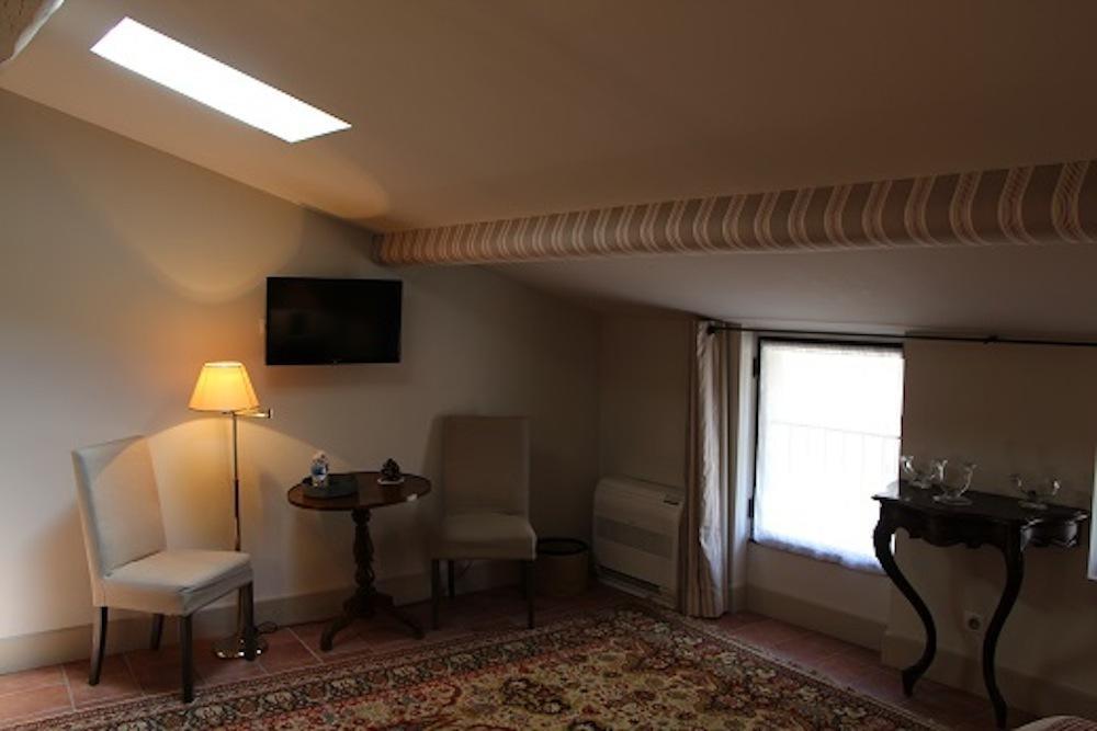 La Petite Hostellerie Юзес Экстерьер фото